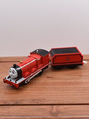 James and Tender TOMY PLARAIL Motorized Trackmaster Thomas Friends Train Engine